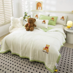 泰迪熊TEDDY BEAR/A类空调被可机洗纯色单人双人款家用夏被 夏夜果绿 150cm*200cm【单人夏被】